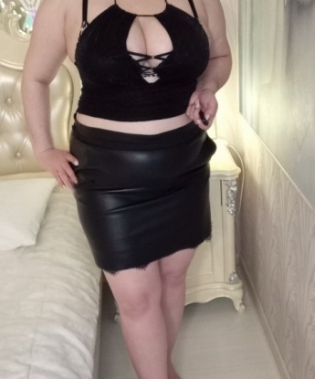 Сексуальная и развратная красотка готова исполнить все твои сокровенные желания. Приглашаю к себе в гости для жарких интимных встреч. 607, 30 лет